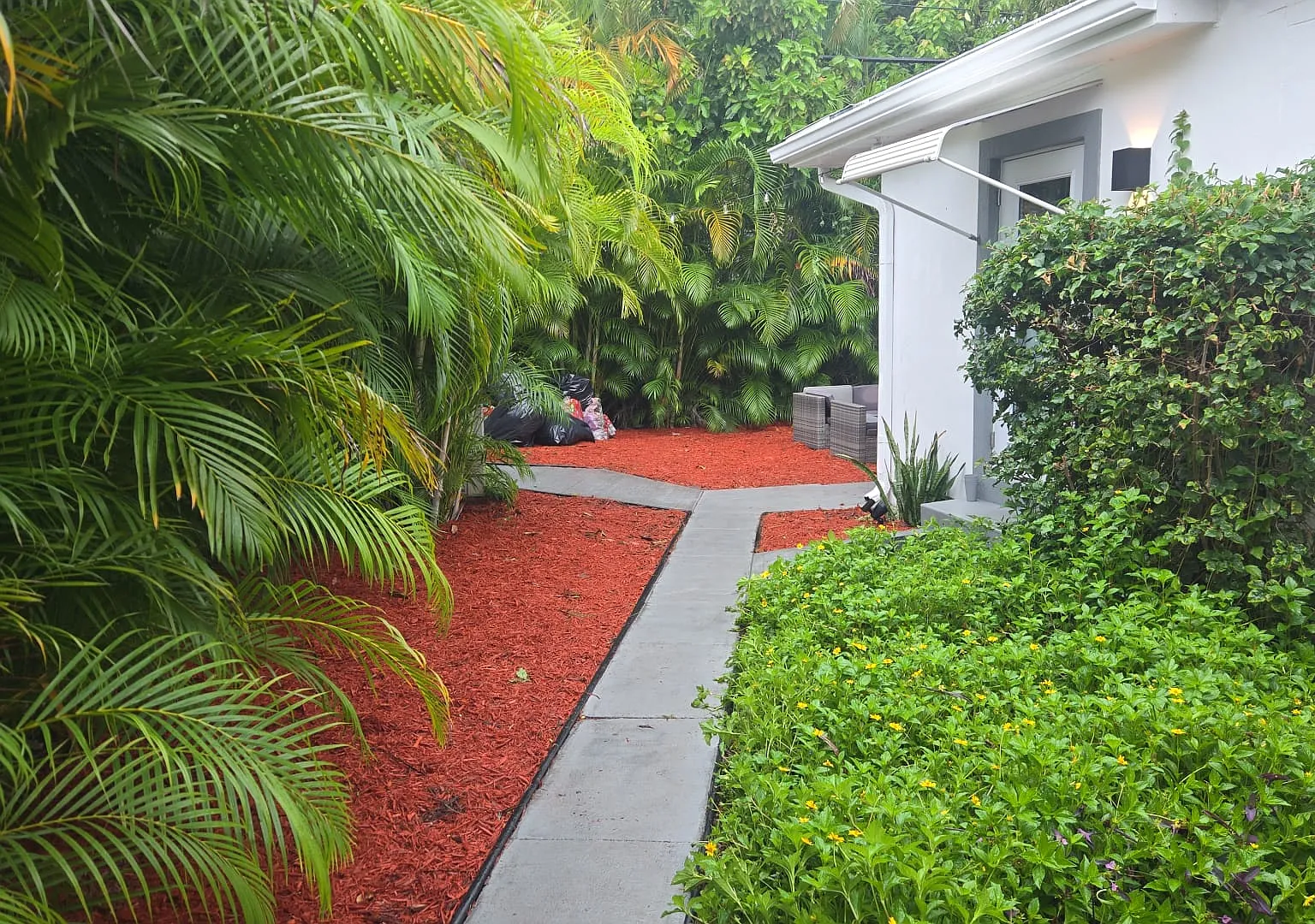 844 SW 13th Ct — Photo 3