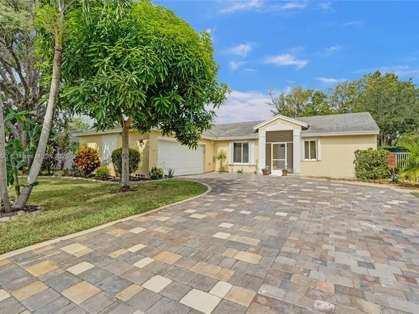 5540 NW 40th Ter, Coconut Creek, FL 33073