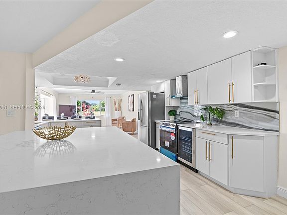 5th image of 5706 Guava Dr