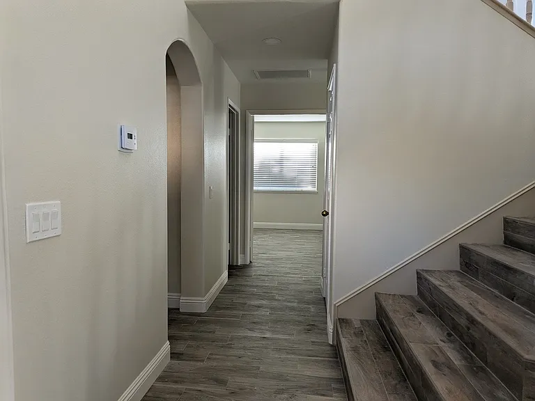 1025 Shoal Creek Ct — Photo 4