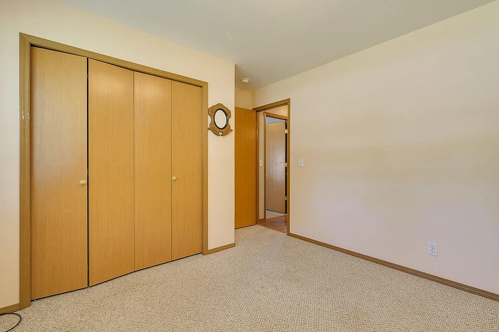 3 bed, 1330 sqft, $2,300 — Photo 4