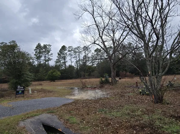 4561 Basswood Rd, Greenwood, FL 32443