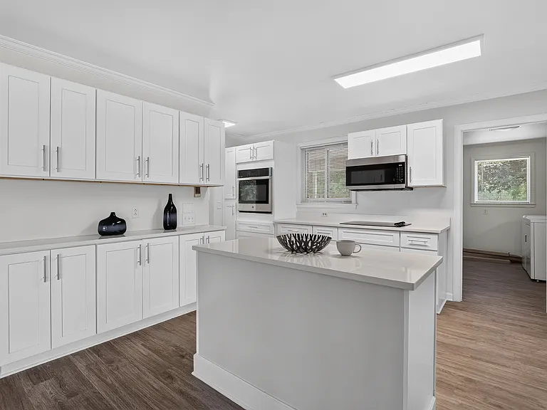 500 Emerald Pond Ln — Photo 11