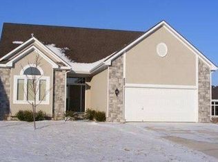 908 SW Lauren Ct, Lees Summit, MO 64081