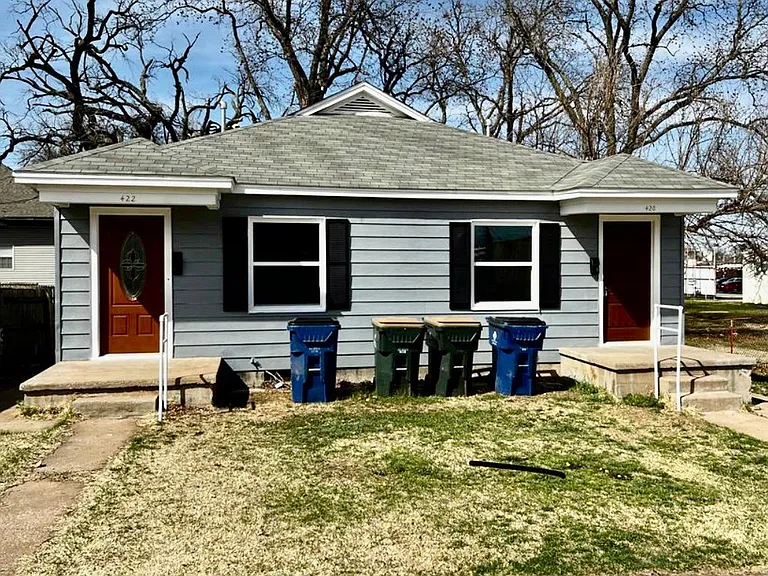 420 W Idaho Ave #A — Photo 2