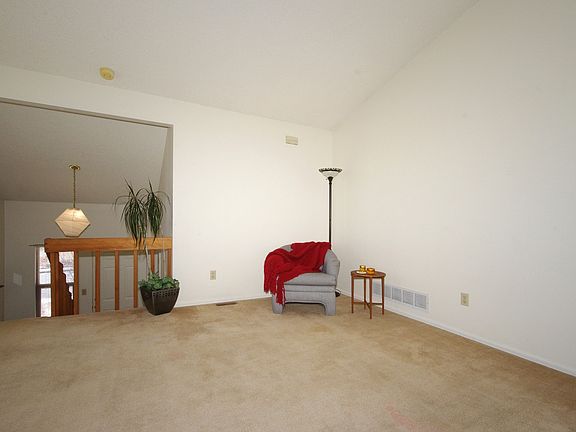 4th image of 5410 Jennifer Ln