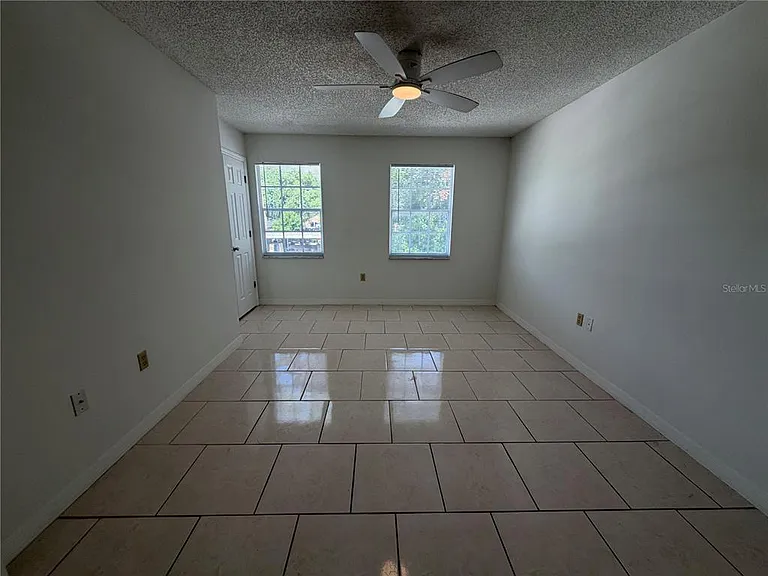 850 E Lime St #7 — Photo 19