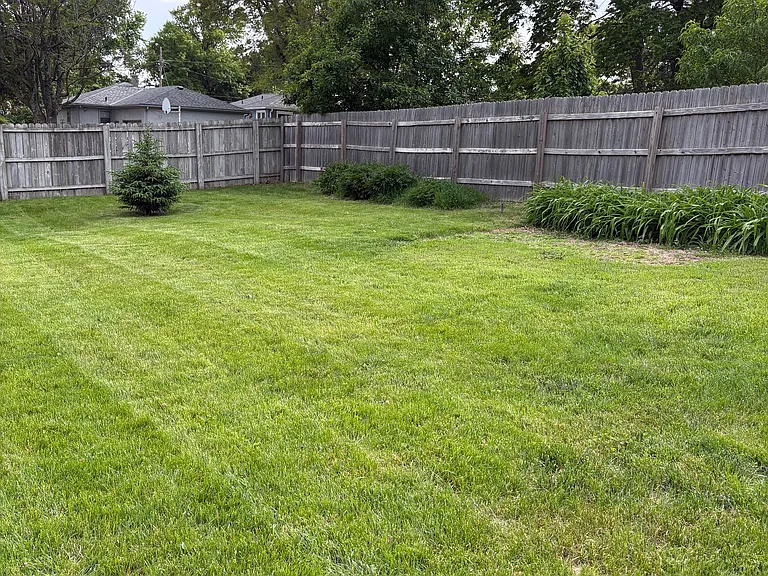 4207 Grover St — Photo 21