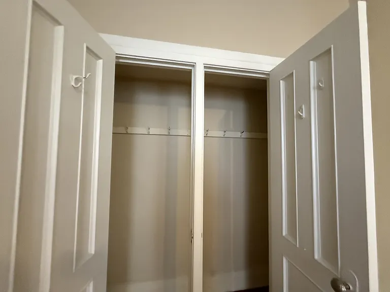 28-30 Park Ave #7 — Photo 4