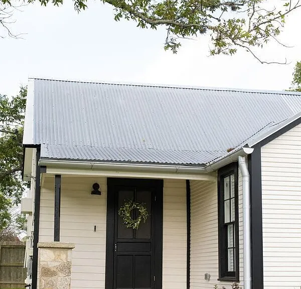 102 N School St — Photo 19