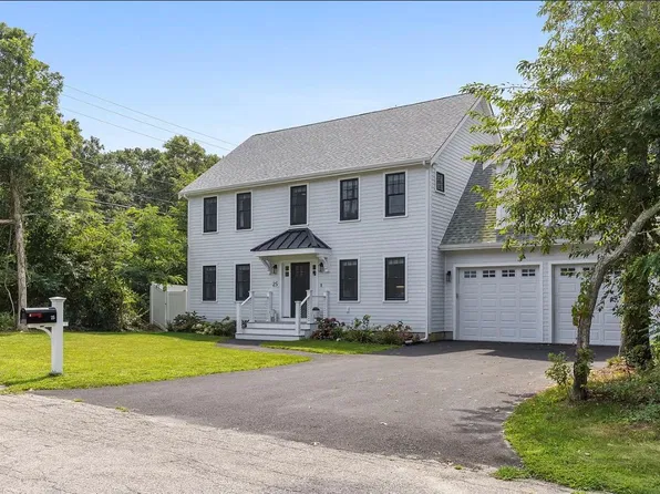 25 Hampden Rd, East Falmouth, MA 02536