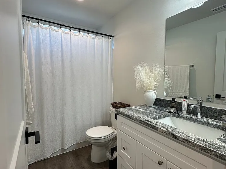 527 S Canterbury Ln — Photo 11