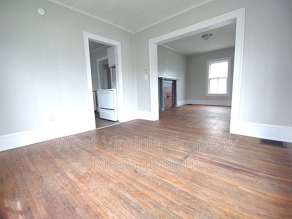 3rd image of 1000 S Kanawha St #1000