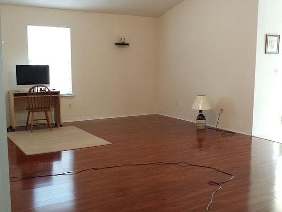 4th image of 2534 NW 33rd Pl