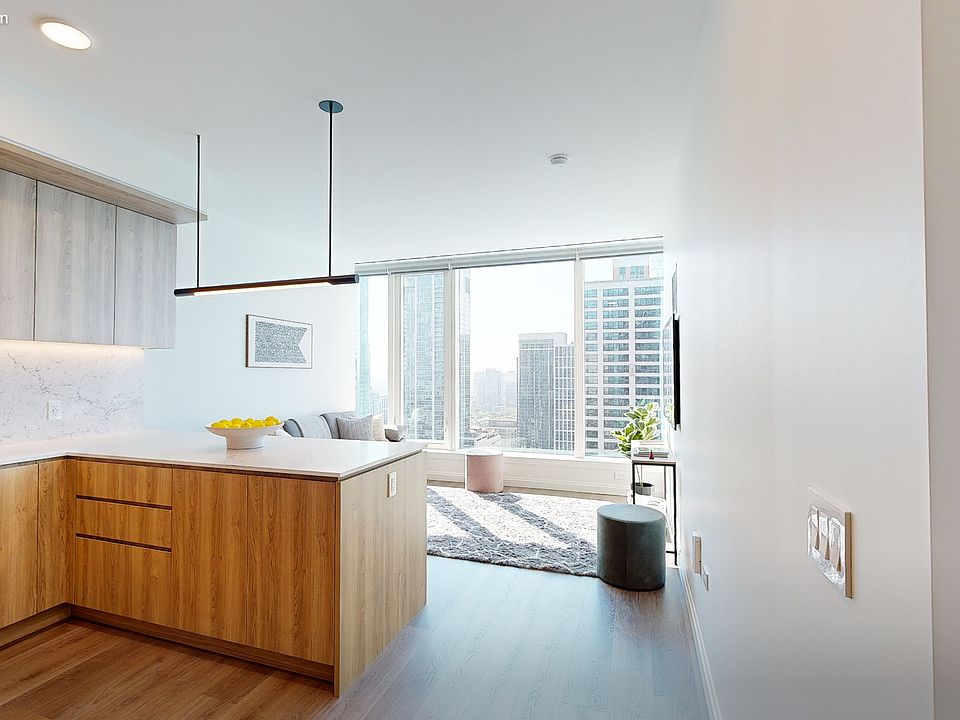 1st image of 970 S Michigan Ave #5108