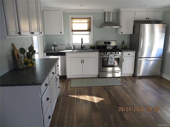 3rd image of 430 Woodland Dr