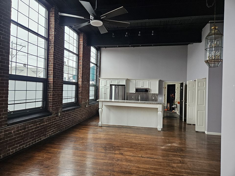1st image of 324 Allen St Unit 4