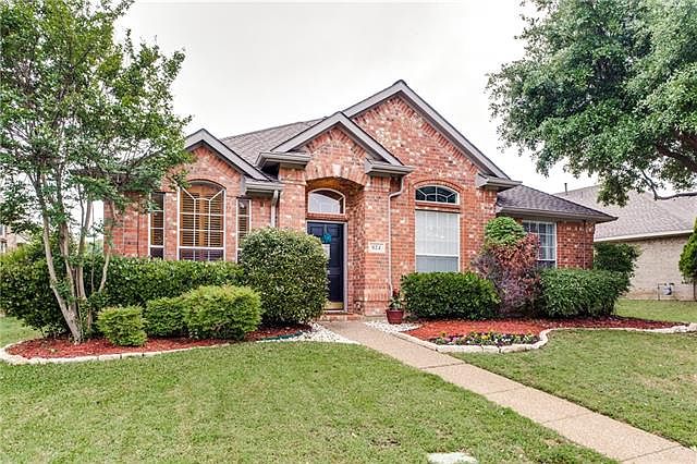 1st image of 824 Pinnacle Cir