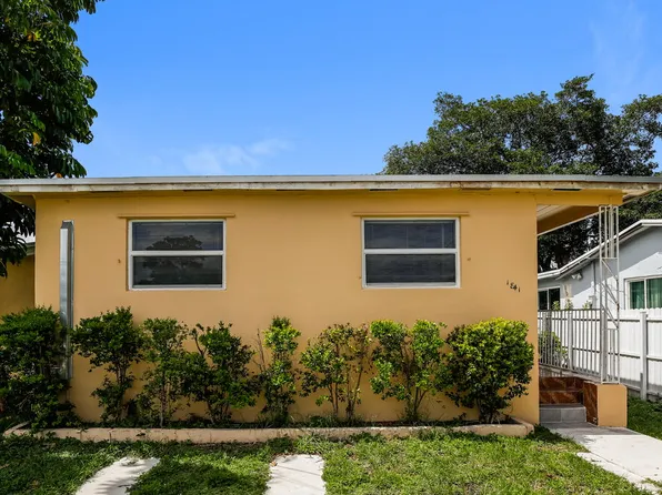 1841 NW 152nd St, Miami Gardens, FL 33054