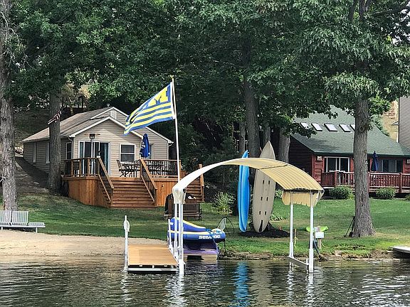 2nd image of 16184 Crest Dr