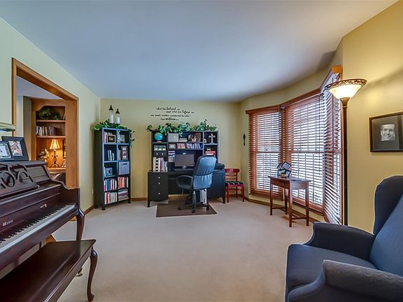 5th image of 55200 Birchwood Ct