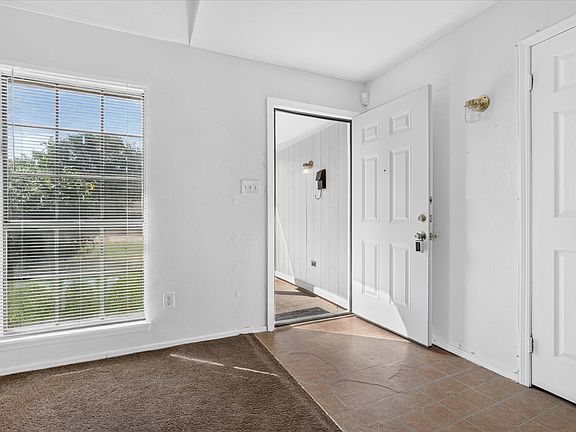5th image of 481 Weaver St