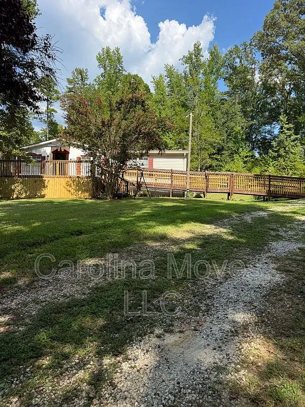 3 bed, 2.0 bath, 1900 sqft, $1,375 — Photo 1