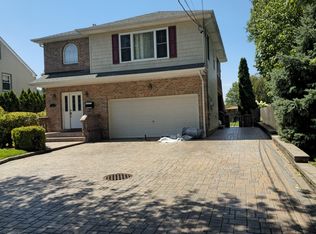 34 Nassau Ave, Glen Cove, NY 11542