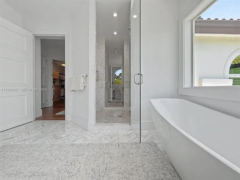 13689 Deering Bay Dr — Photo 52
