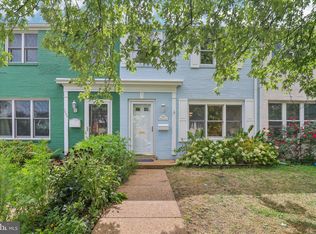 1424 Woodbine St, Alexandria, VA 22302