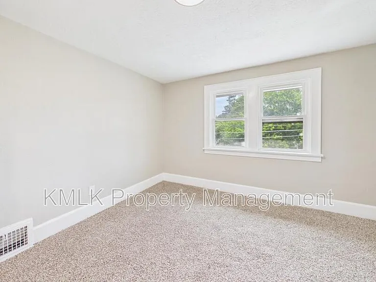 2899 Northland St — Photo 30