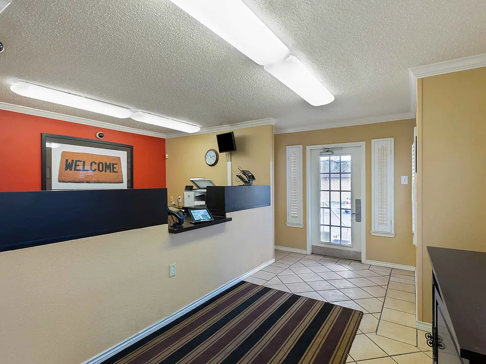 Lobby and Guest Check-in