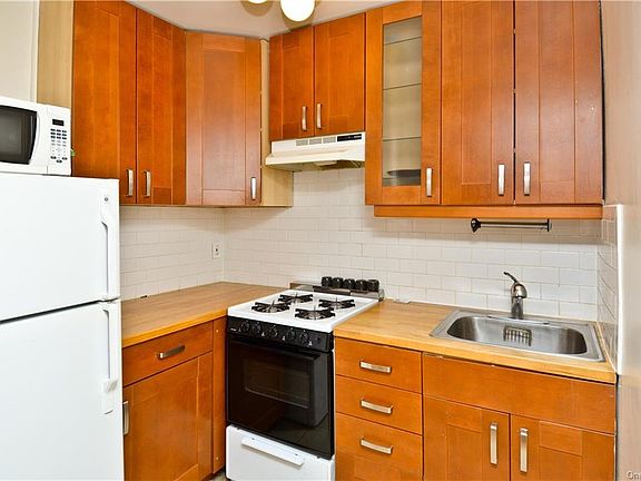 3rd image of 80 E Hartsdale Ave APT 212