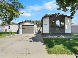 1010 S Ruby Pl, Sioux Falls, SD 57106