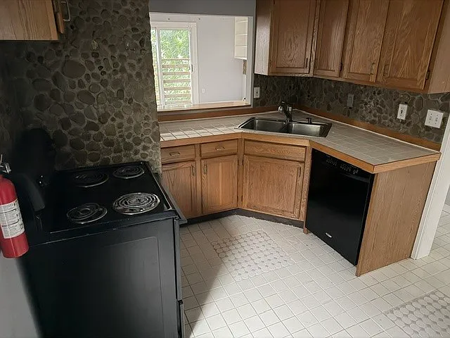 867 Flemington St #U — Photo 7
