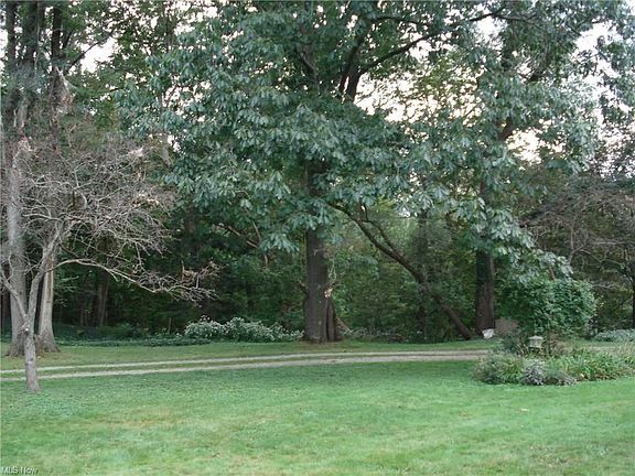3rd image of 3505 Parkview Dr