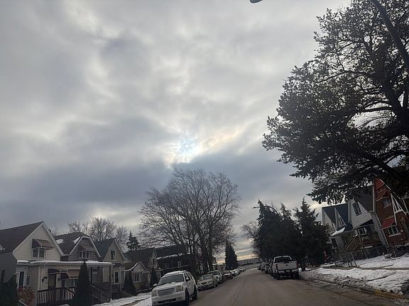 5th image of 2701 S 58th Ct