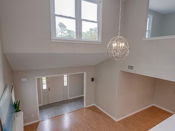 4th image of 4039 Wyckoff Dr
