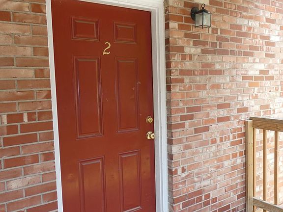 2nd image of 1030 Southpark Dr #2