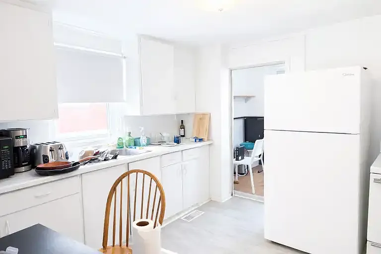 3 bed, 1.0 bath, $2,000 — Photo 2