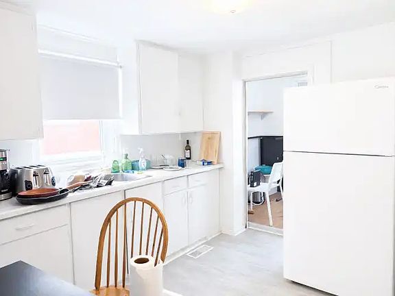2nd image of 207 University Ave #1A