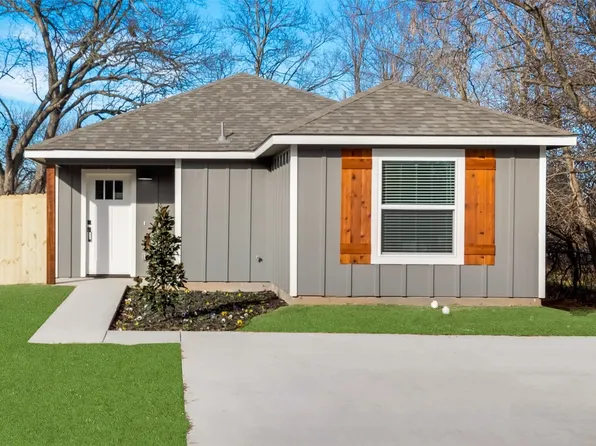 1404 Maple St, Bonham, TX 75418