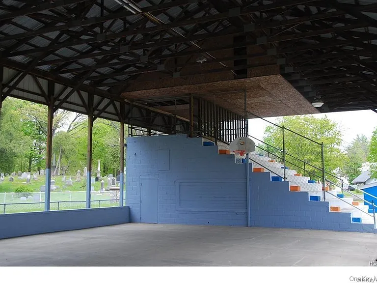 35 Bridge St #B — Photo 20