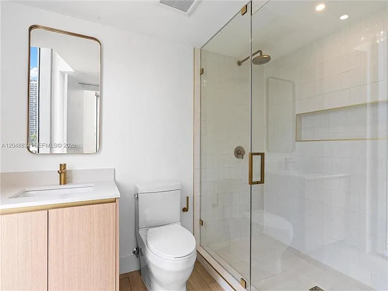 2 bed, $5,000 — Photo 2