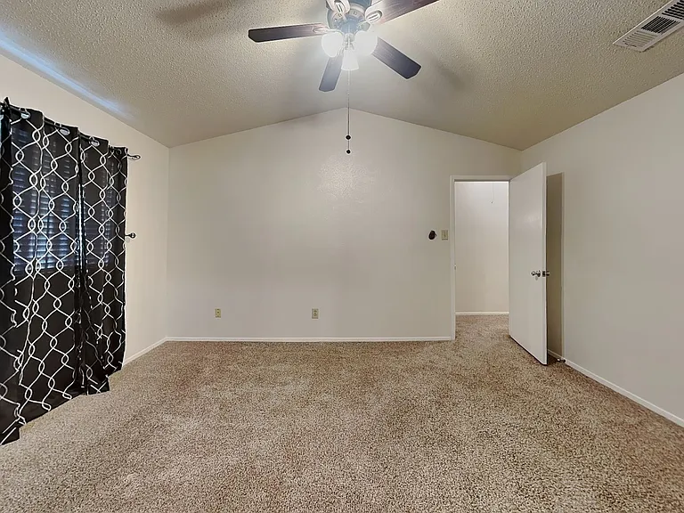 3800 Staghorn Cir S — Photo 10