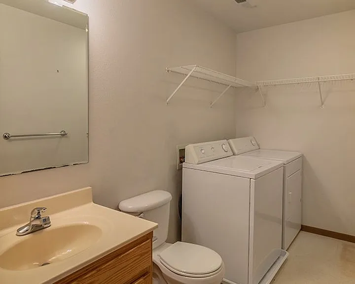 Beechwood Terrace 1420 — Photo 8