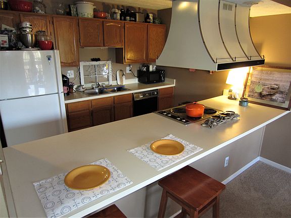 5th image of 7169 Bluffs Dr #71
