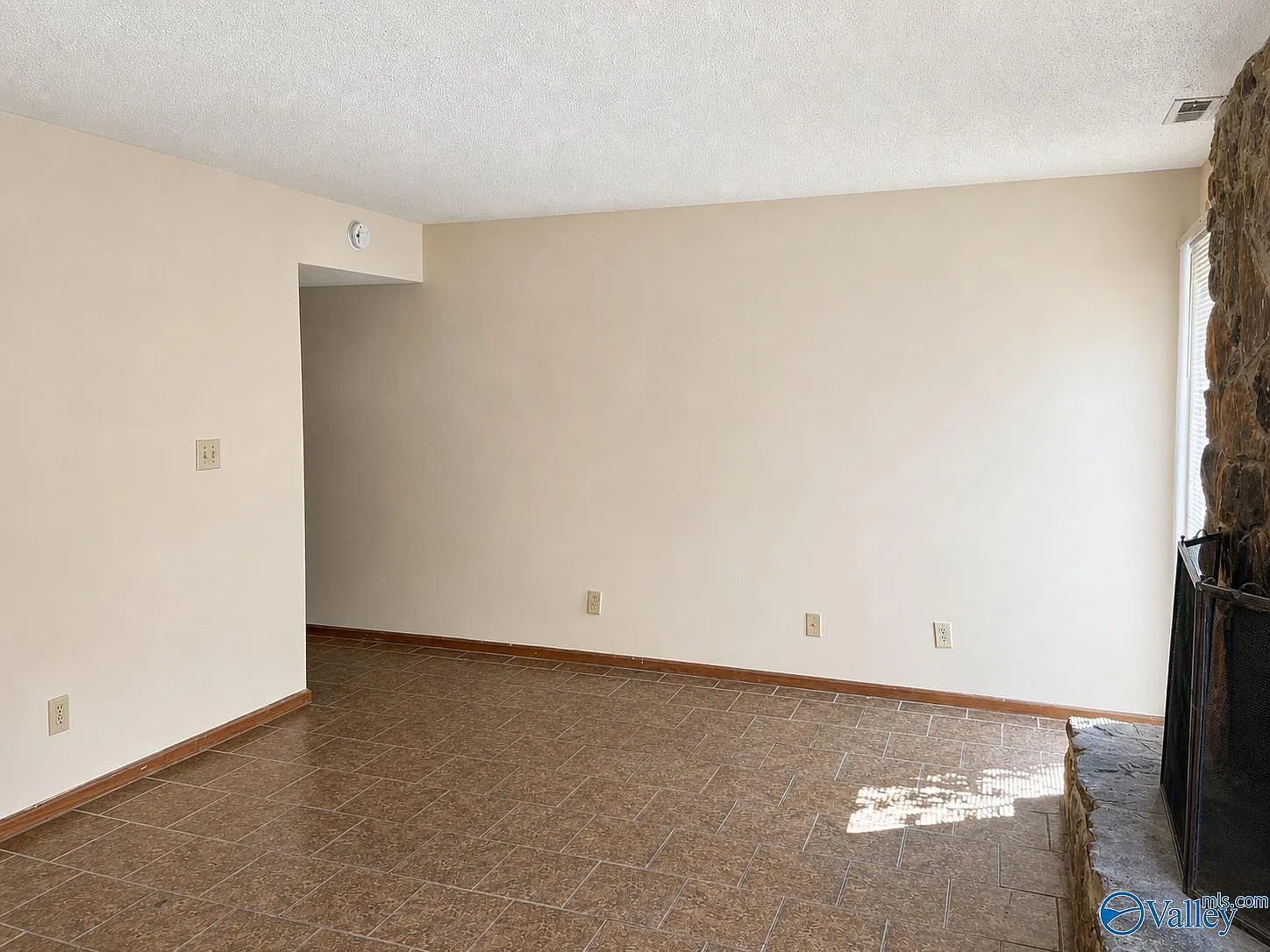 2 bed, 2.0 bath, 1000 sqft, $850 — Photo 2