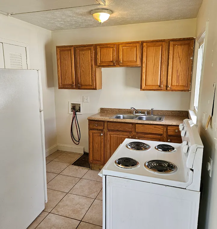 2 bed, 792 sqft, $875 — Photo 3