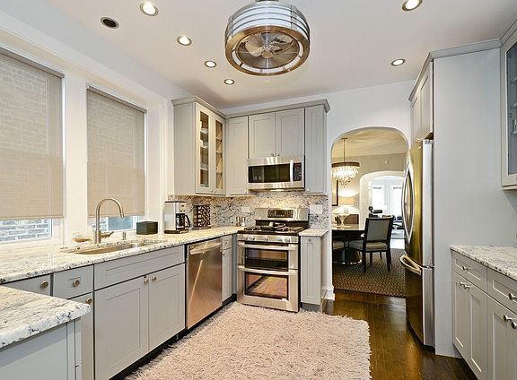 4th image of 6049 N Claremont Ave
